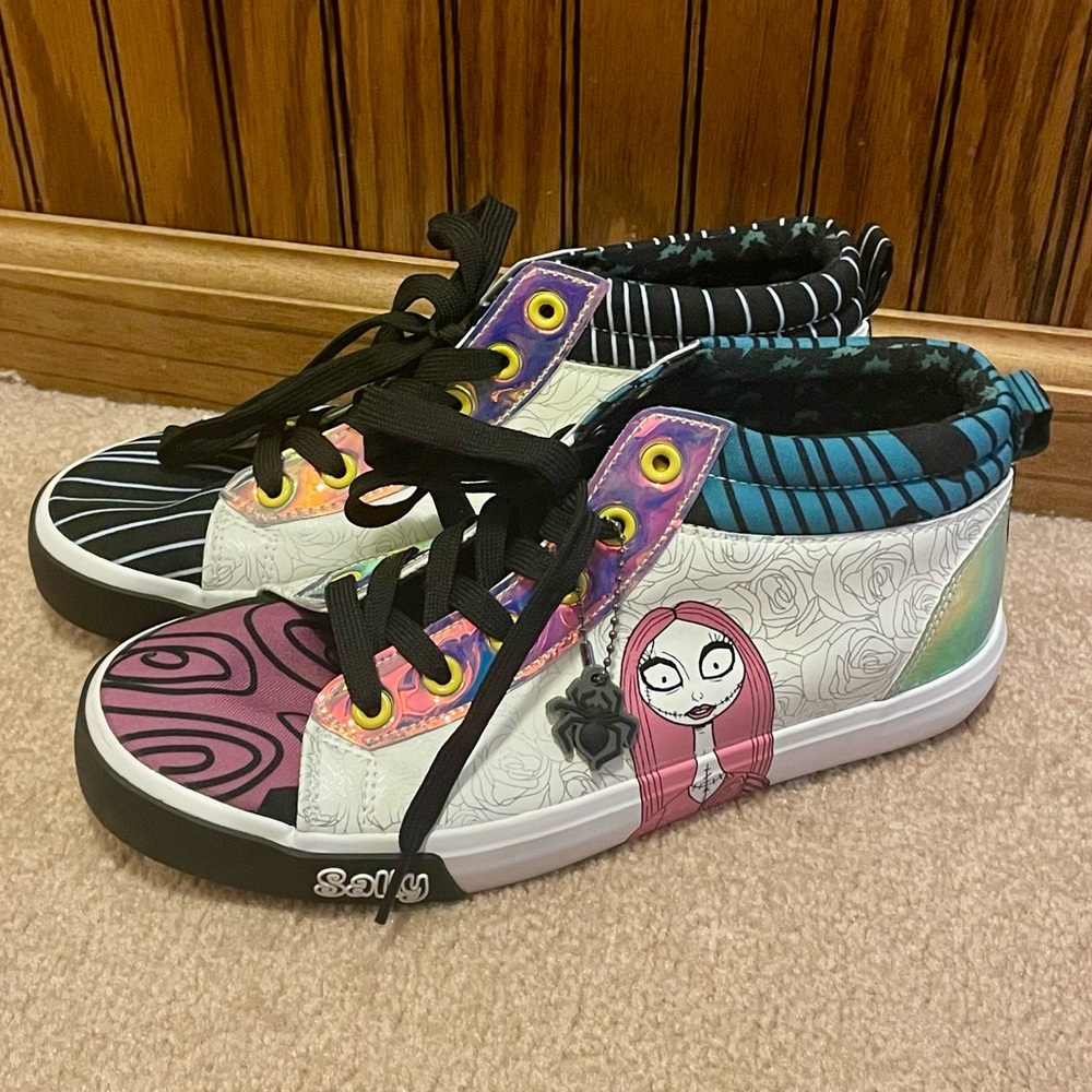 EUC Nightmare Before Christmas High Top Sneakers/Tennis Shoes